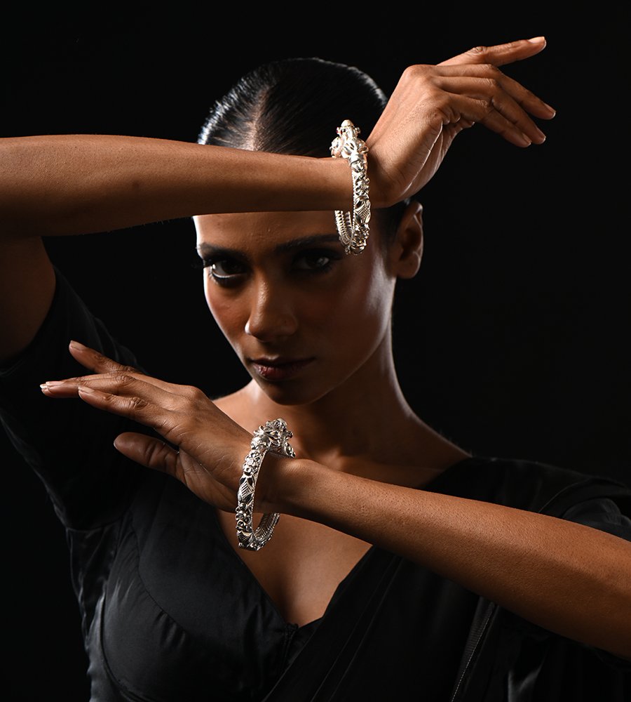 Mayur Mukh Bala - Sleek