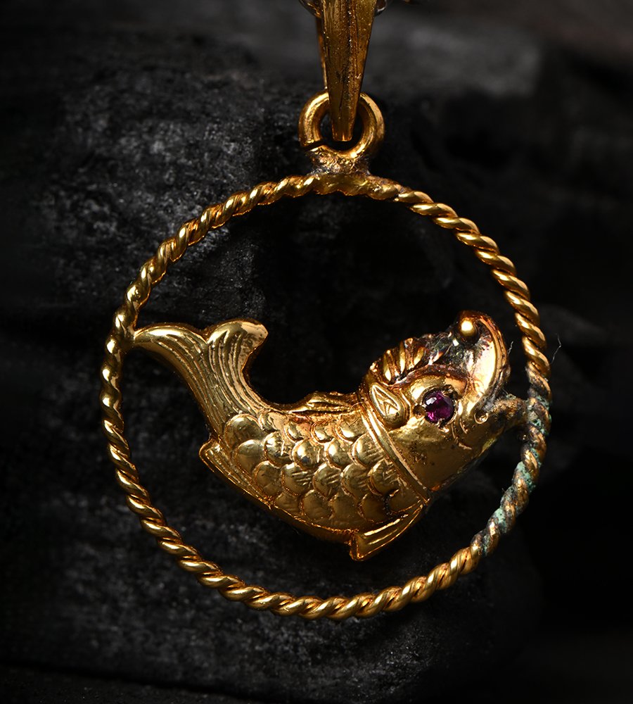 Single Makara Pendant